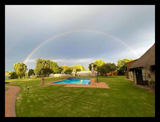 8 BEDROOM HOUSE FOR SALE IN VAN RIEBEECK PARK